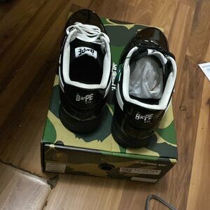 These are black bapestas #2 size 9/.5 lightly wore